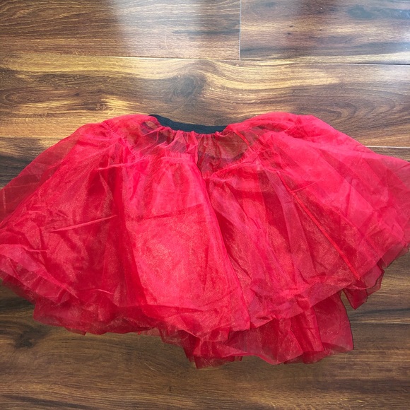 Red Tutu - Picture 3 of 6